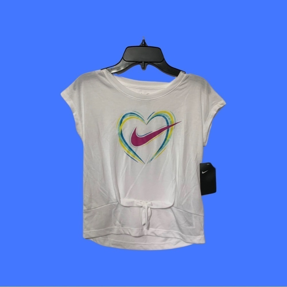 NIKE Little Girls White Heart Rainbow With Puckered Front T-shirt